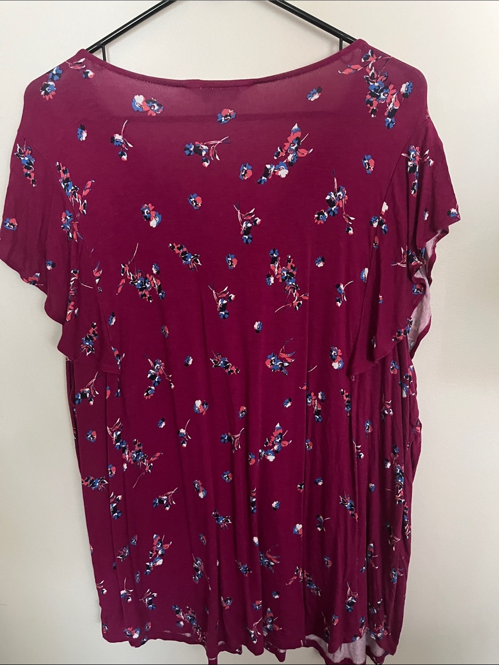 Liz Claiborne Maroon Floral V-Neck Blouse - Picture 6 of 6